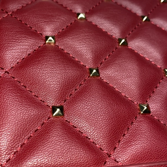 Badgley Mischka studded crossbody in wine NWT - Picture 3 of 13